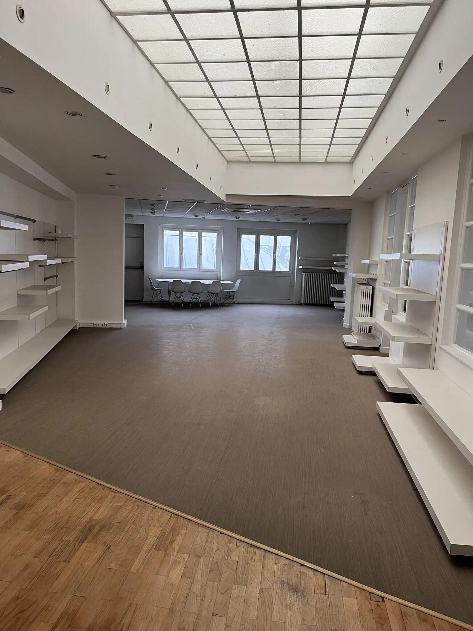 Office in Roubaix for sale Interior Photo- Image 1 of 4
