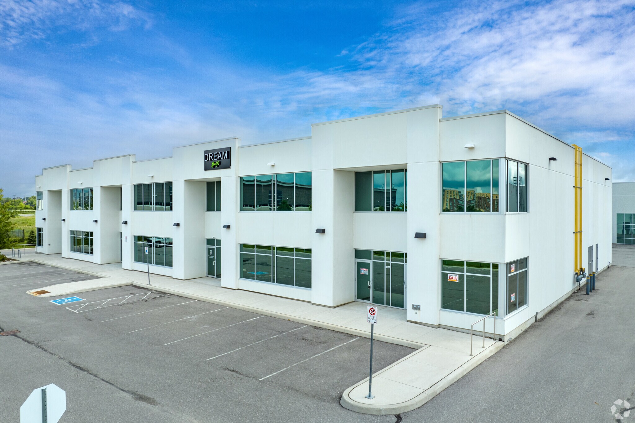 190 Mostar St, Whitchurch-Stouffville, ON for lease Primary Photo- Image 1 of 7