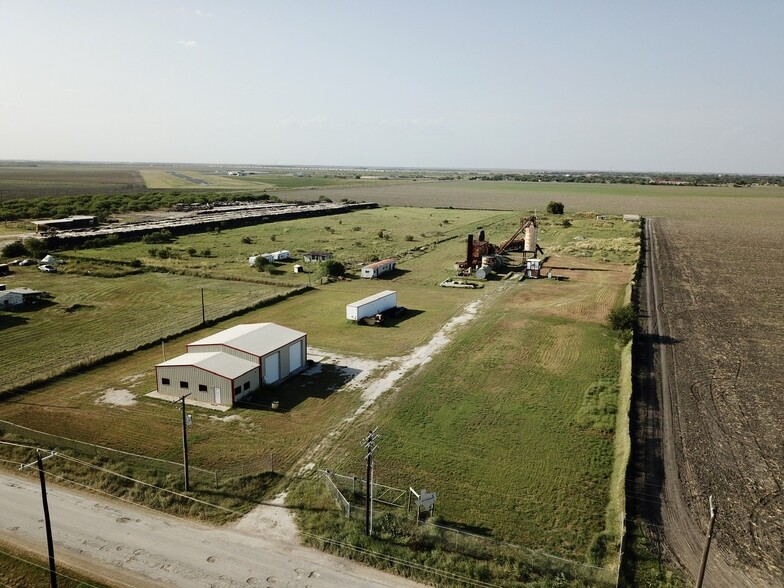 3960 County Road 36, Robstown, TX à vendre - Photo du b timent - Image 2 de 28