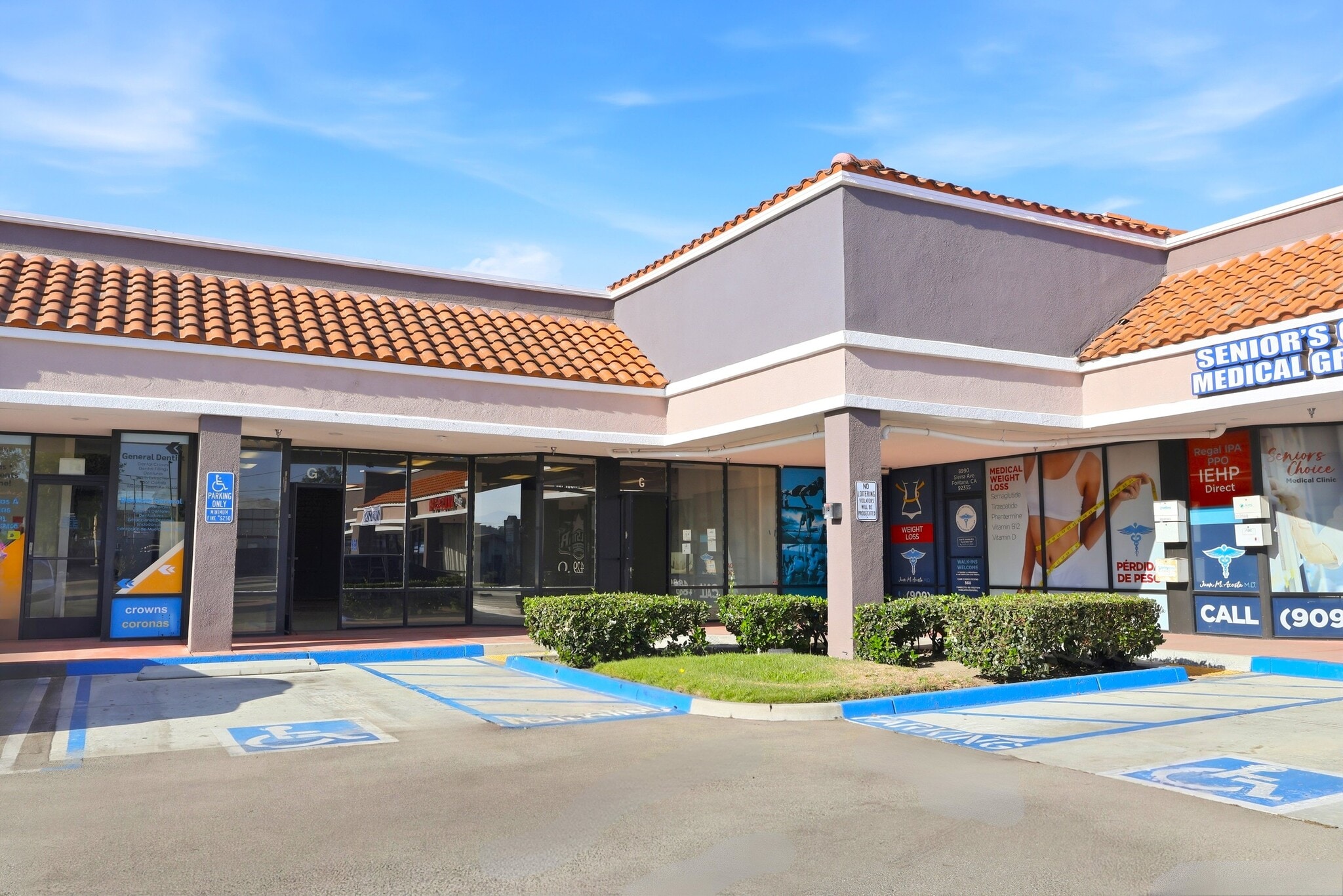 8990 Sierra Ave, Fontana, CA à louer Photo intérieure- Image 1 de 8