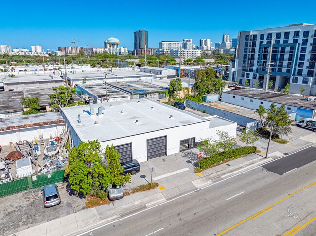 Plus de détails pour 716 NW 7th Ave, Fort Lauderdale, FL - Industriel à louer