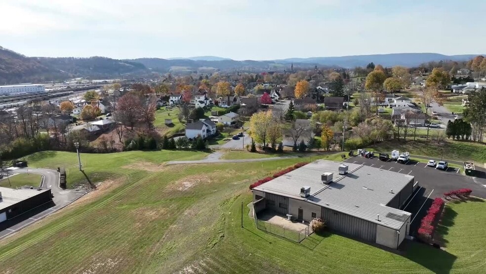 767 Scotch Valley Rd, Hollidaysburg, PA à louer - Vidéo sur l’inscription commerciale - Image 2 de 5