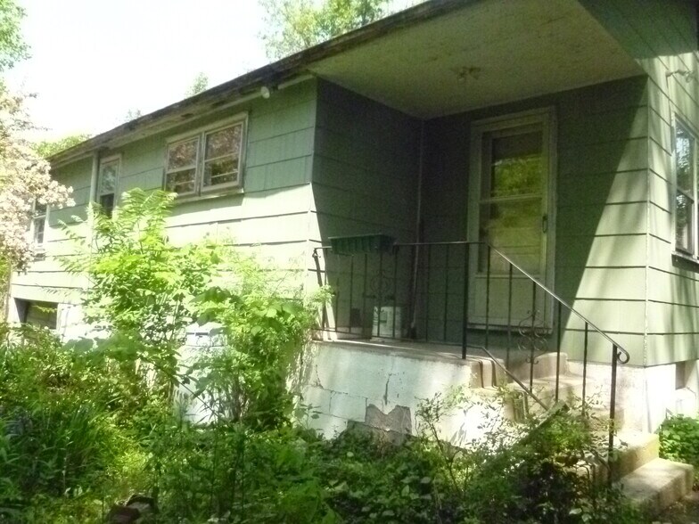 477 NY-17K St, Rock Tavern, NY à vendre - Photo du bâtiment - Image 3 de 4