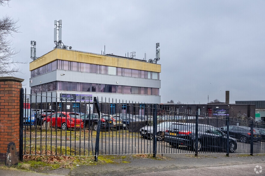 Neachells Ln, Wolverhampton à louer - Photo du bâtiment - Image 2 de 2