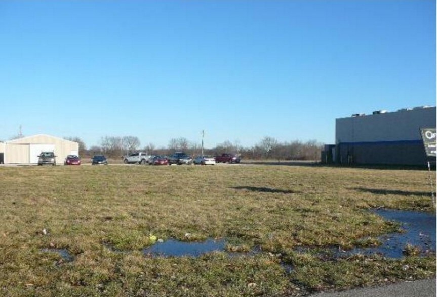 1302 N Market St, Sparta, IL à vendre - Photo du bâtiment - Image 1 de 7