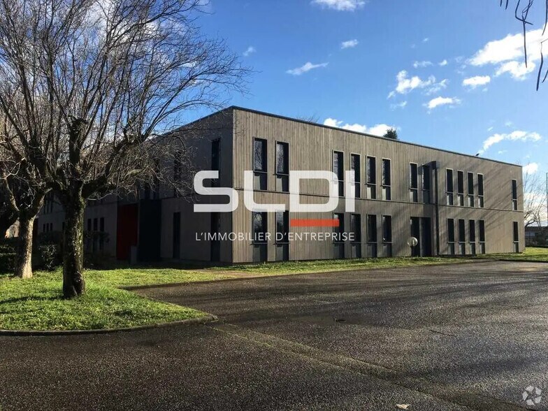 33 Avenue Du Docteur Georges Lévy, Vénissieux à louer - Photo du bâtiment - Image 1 de 6