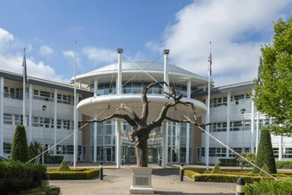 Plus de détails pour 2 Old Ively Rd, Farnborough - Bureau à louer