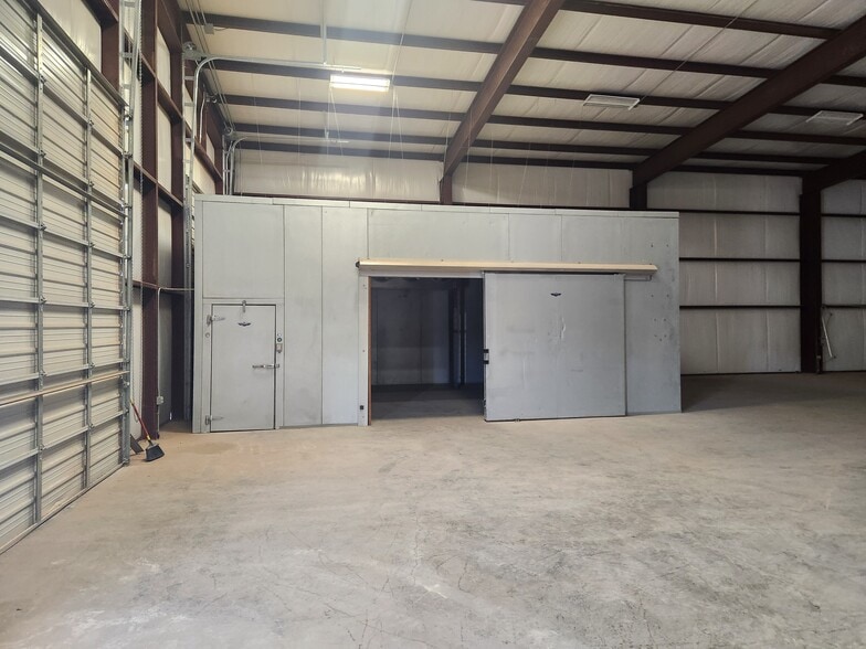 7409 Industrial Ave, Midland, TX for lease - Building Photo - Image 3 of 11