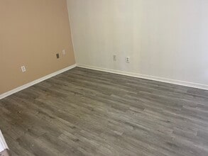 101-115 Margaret St, Brandon, FL for lease Interior Photo- Image 2 of 5