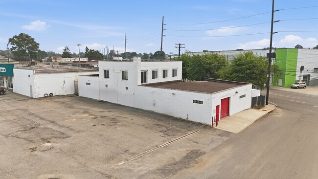 Plus de détails pour 20 Denton Ave, Garden City Park, NY - Industriel à louer