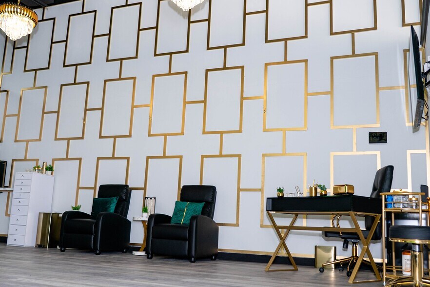 24711 Katy Fwy, Katy, TX à vendre - Photo du bâtiment - Image 3 de 9