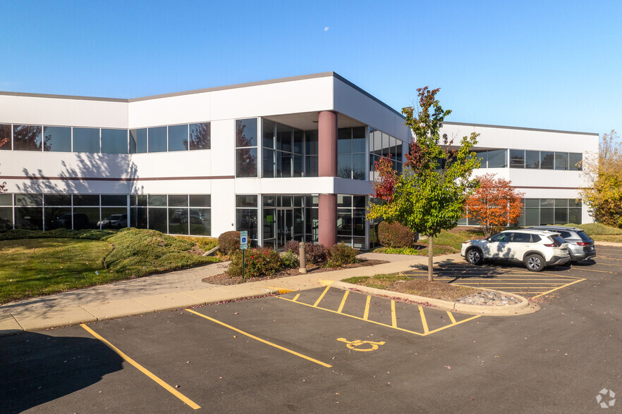 1391 Corporate Dr, Mchenry, IL à louer - Photo du b timent - Image 1 de 19