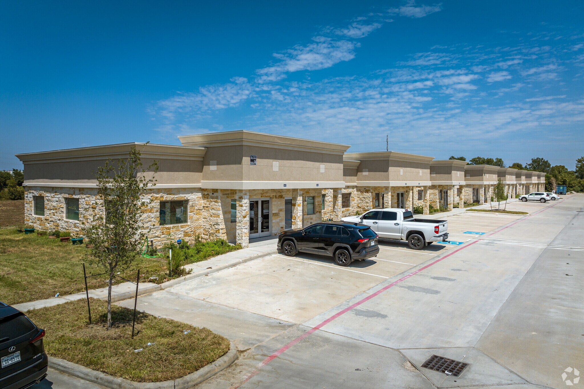 16310 State Highway 249, Houston, TX à louer Photo du bâtiment- Image 1 de 11