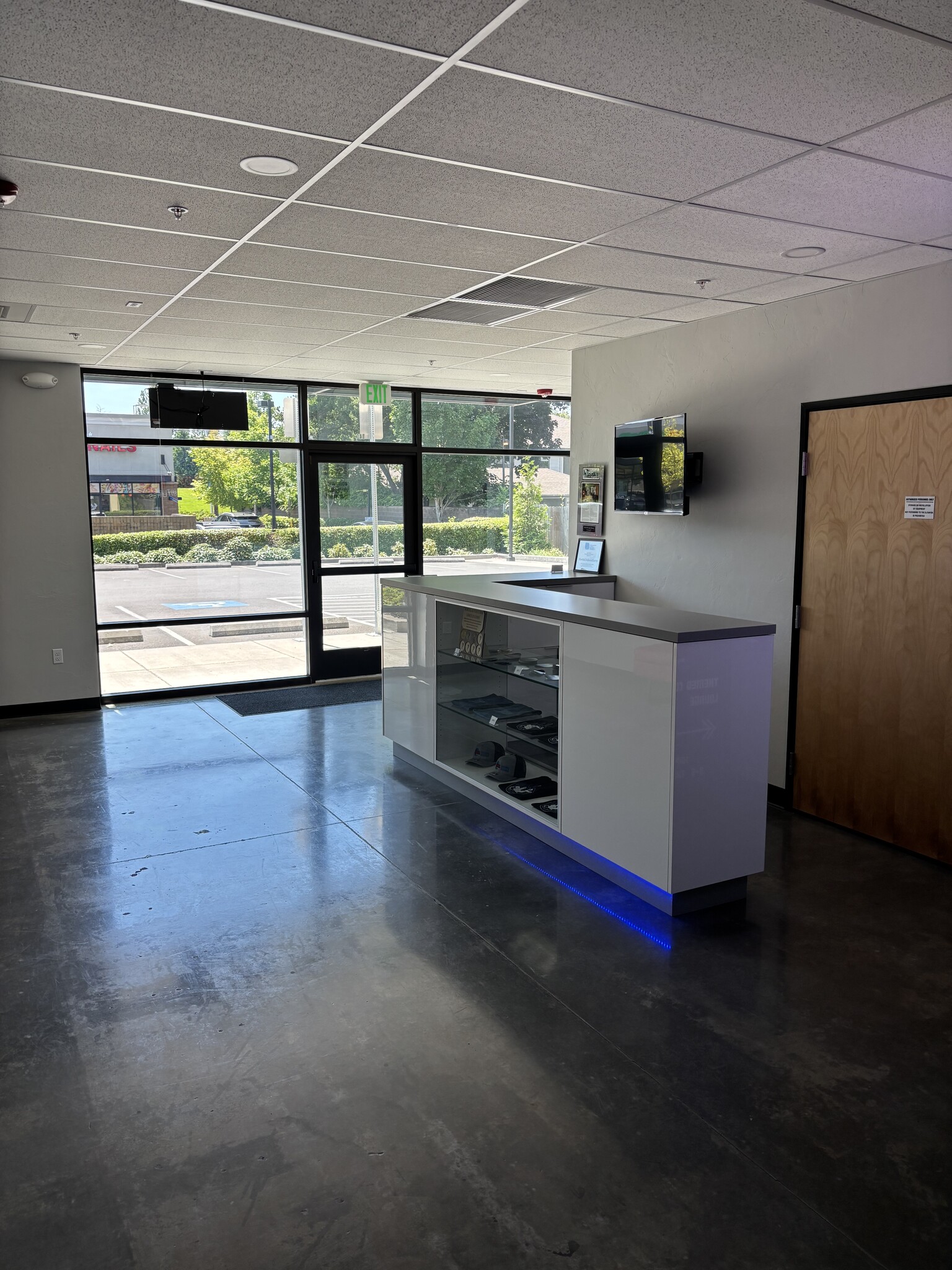 597 SW 150th Ave, Beaverton, OR for lease Interior Photo- Image 1 of 11