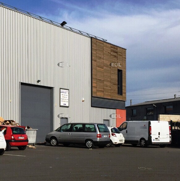 Flex in Villeneuve-la-Garenne for lease - Building Photo - Image 2 of 7