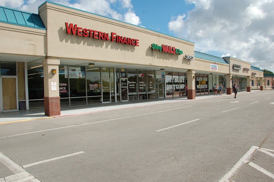 Springhill Ave, Mobile, AL à louer - Photo du bâtiment - Image 3 de 7