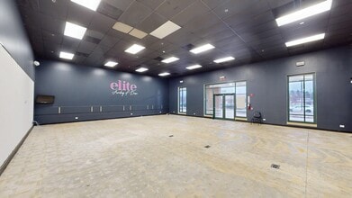 588-628 Randall Rd, South Elgin, IL à louer Photo intérieure- Image 1 de 14