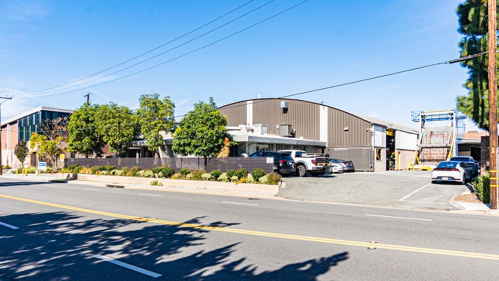 120 Kansas St, El Segundo, CA for lease - Building Photo - Image 3 of 6