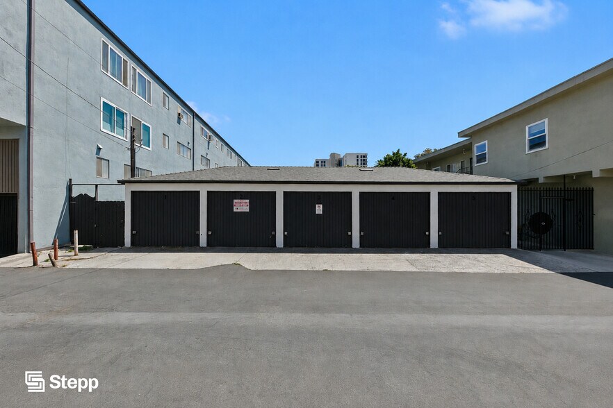 1317 E 1st St, Long Beach, CA à vendre - Photo du bâtiment - Image 2 de 19