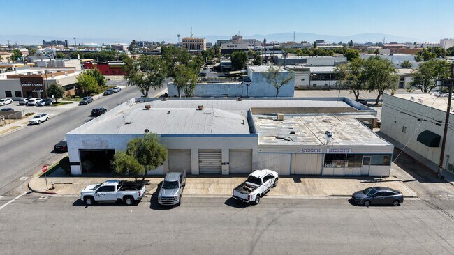 More details for 1401-1411 25th St, Bakersfield, CA - Retail for Sale