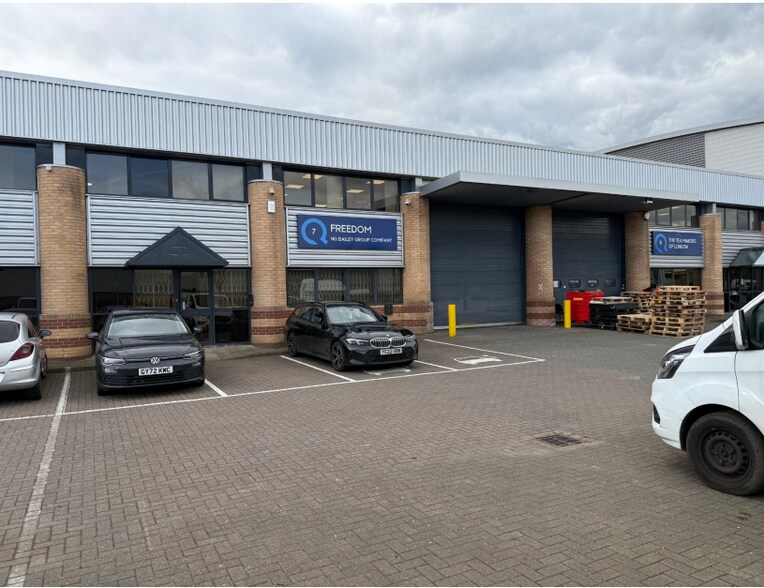 Applegarth Dr, Dartford à louer - Photo du bâtiment - Image 1 de 3