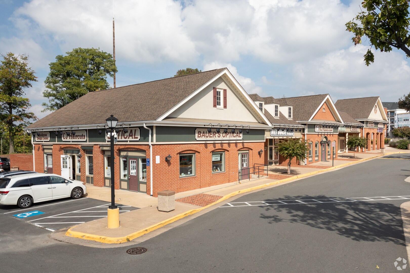 11198-11206 Lee Hwy, Fairfax, VA for lease Building Photo- Image 1 of 16