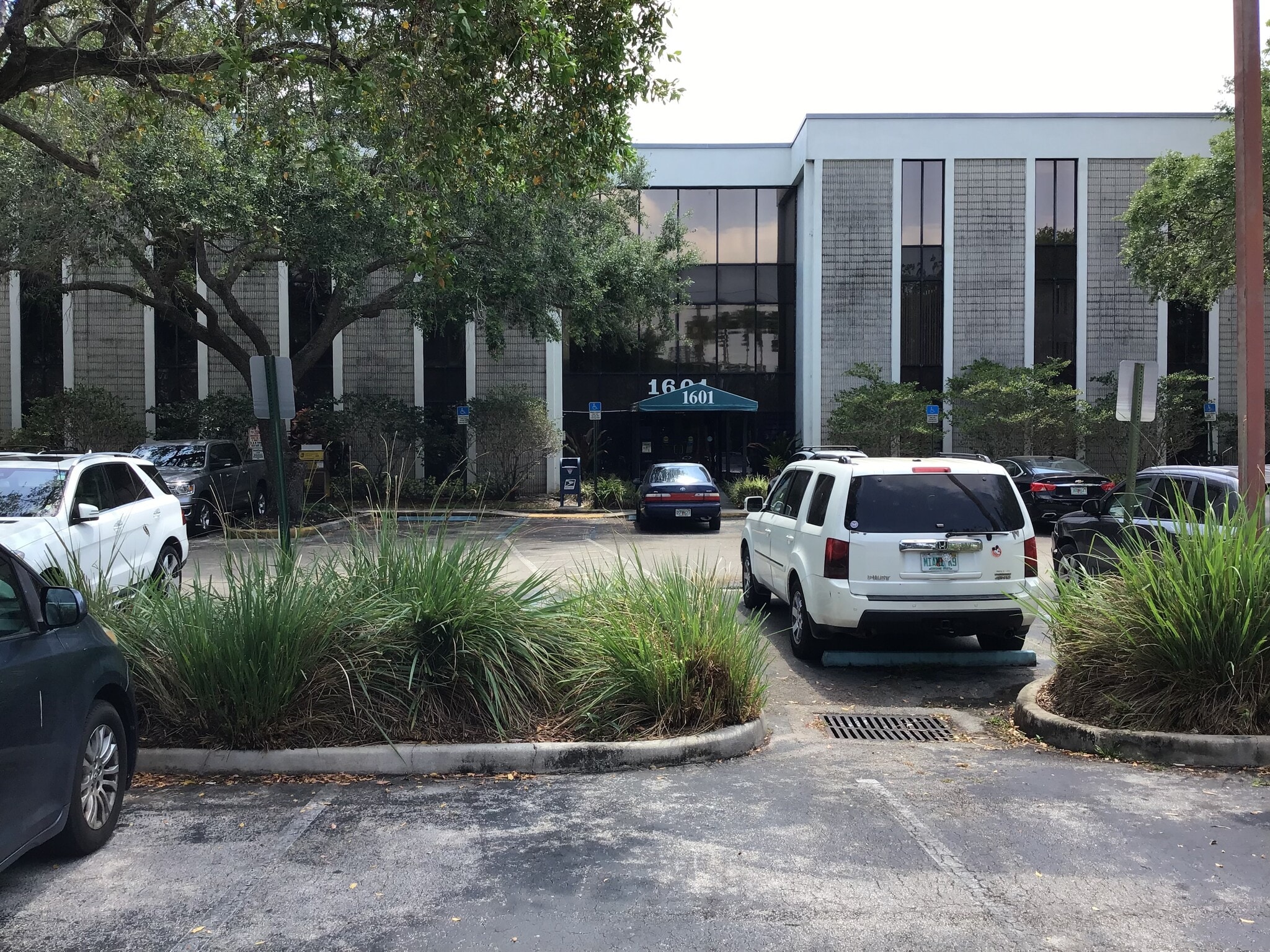 1601 N Palm Ave, Pembroke Pines, FL for lease Building Photo- Image 1 of 10