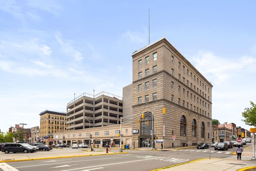 647-657 Main Ave, Passaic, NJ for lease - Building Photo - Image 2 of 5