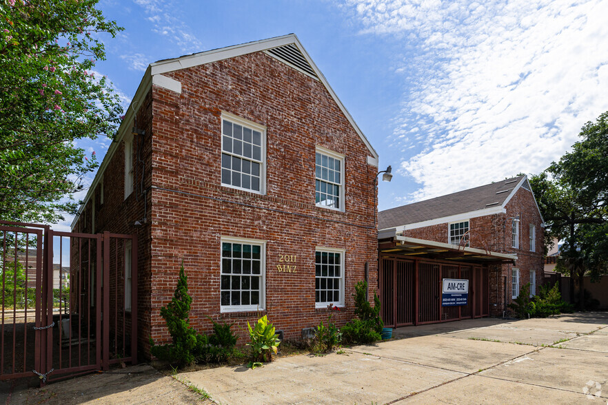 2011 Binz St, Houston, TX for sale - Primary Photo - Image 1 of 40