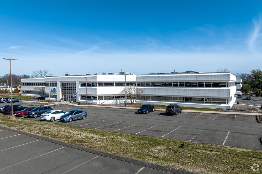 80 Lamberton Rd, Windsor, CT for lease - Primary Photo - Image 1 of 10