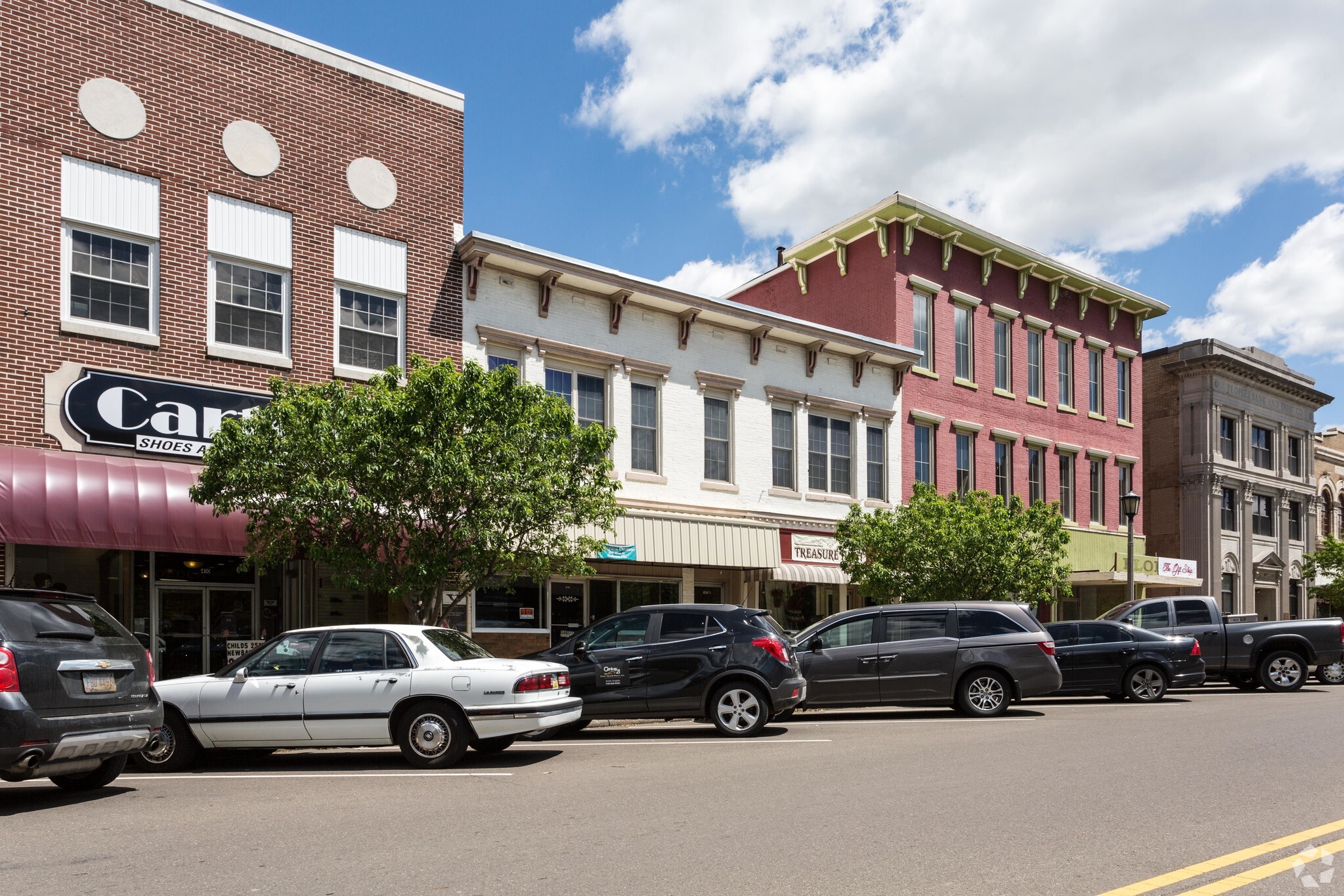 416-420 Main St, Coshocton, OH for lease Primary Photo- Image 1 of 3