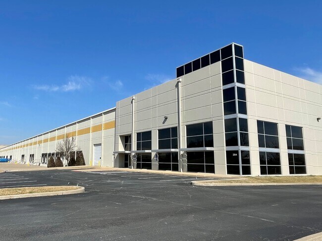 Plus de détails pour 372-384 Hazelwood Logistics Ctr Dr, Hazelwood, MO - Industriel à louer