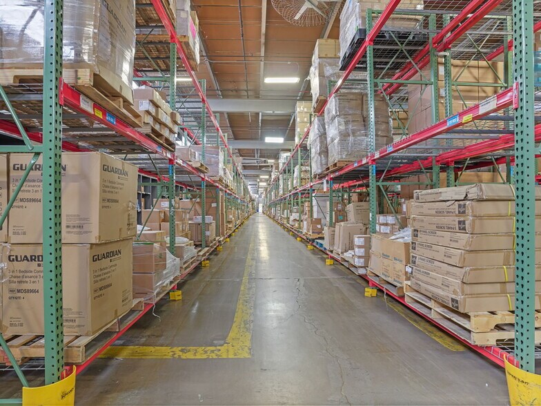 4341 Bullard Ave, Bronx, NY à vendre - Photo intérieure - Image 2 de 7