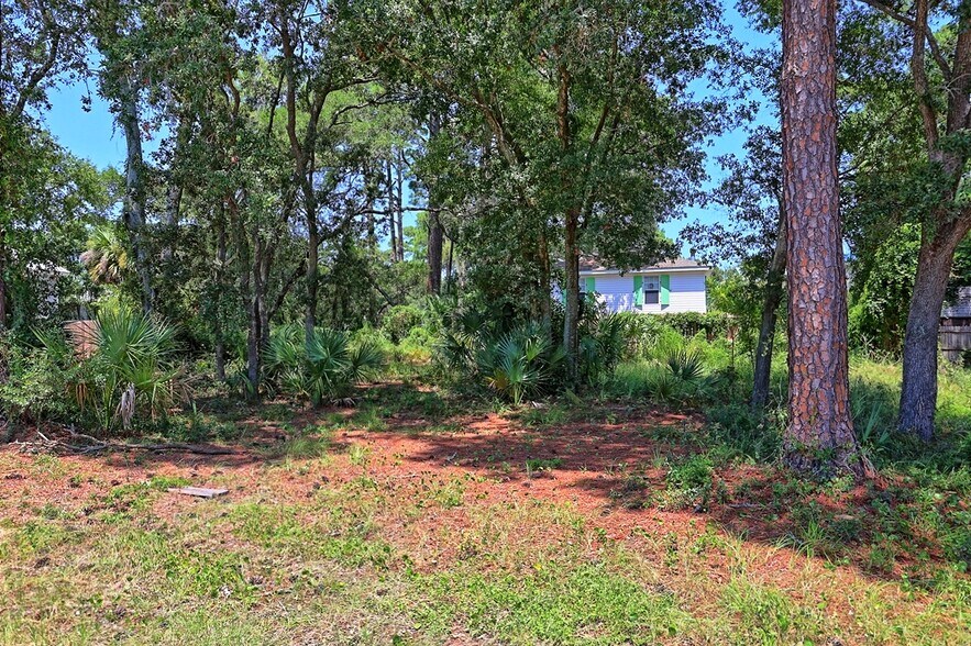 1017 US-80 Hwy, Tybee Island, GA à vendre - Photo du bâtiment - Image 2 de 12