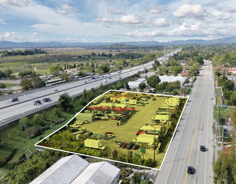 10404 Foothill Blvd, Sylmar, CA à vendre - Aérien - Image 3 de 15