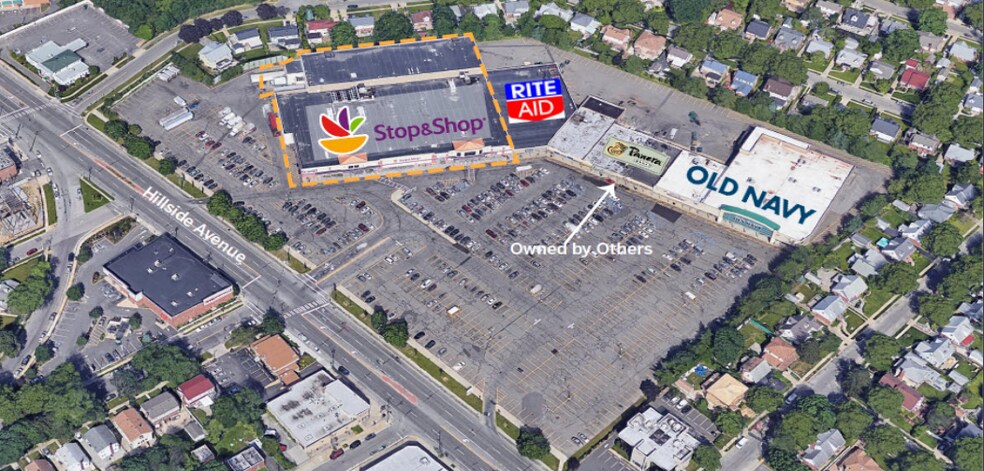 653-697 Hillside Ave, New Hyde Park, NY for lease - Aerial - Image 2 of 9