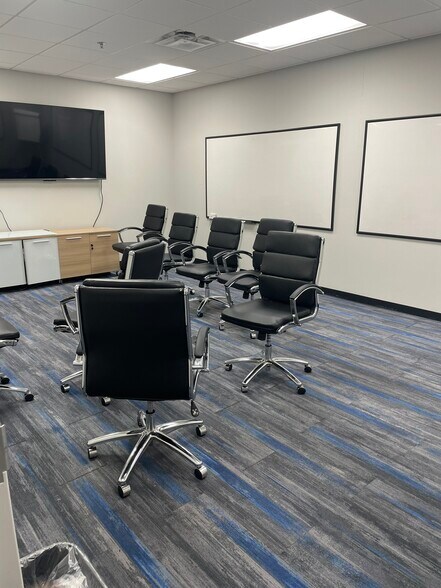 208 Manufacturers Blvd, Mooresville, NC à louer - Photo du bâtiment - Image 2 de 12