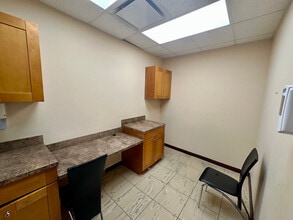 1009 Brighton Beach Ave, Brooklyn, NY for lease Building Photo- Image 2 of 2