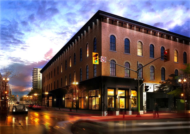 Plus de détails pour 1 Queen St N, Kitchener, ON - Commerce de détail à louer