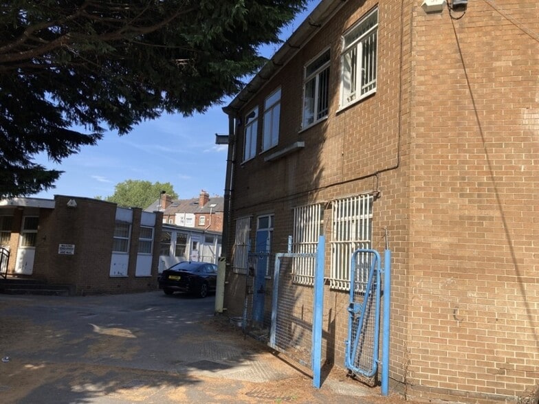 62 Bradbury St, Sheffield for sale - Building Photo - Image 2 of 6