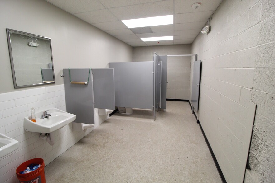 9700 E 56th St, Raytown, MO à louer - Photo intérieure - Image 3 de 12