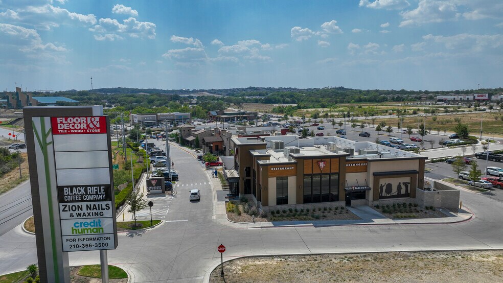 13905 N I-35, San Antonio, TX for lease - Building Photo - Image 2 of 9