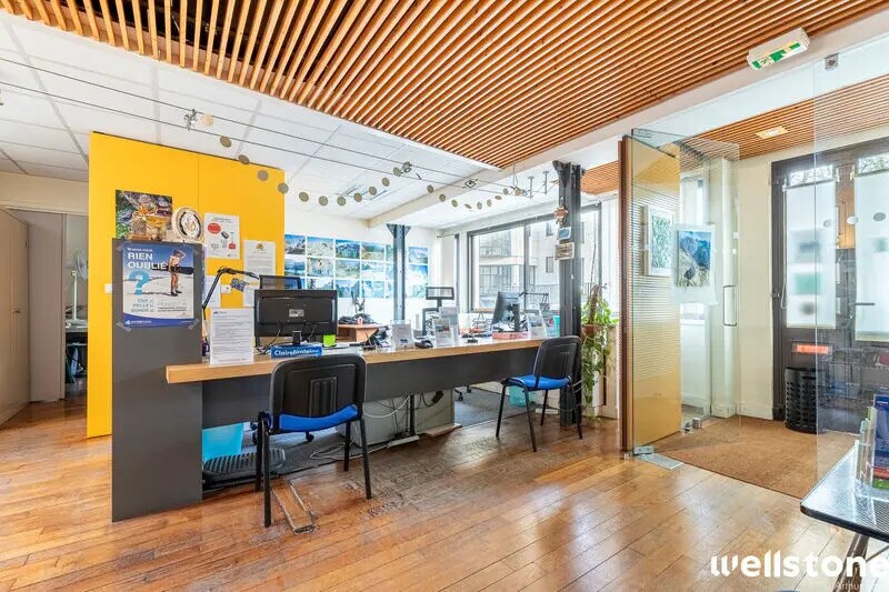 Office in Paris for sale Building Photo- Image 1 of 9