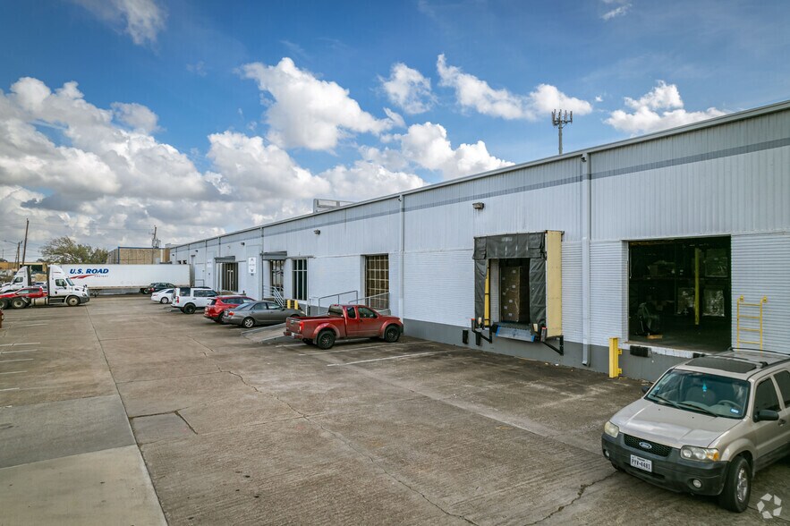 7215-7225 Wynnwood Ln, Houston, TX à louer - Photo du bâtiment - Image 3 de 3