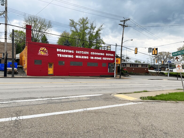 8325 Ohio River Blvd, Emsworth, PA à louer - Photo du bâtiment - Image 2 de 7