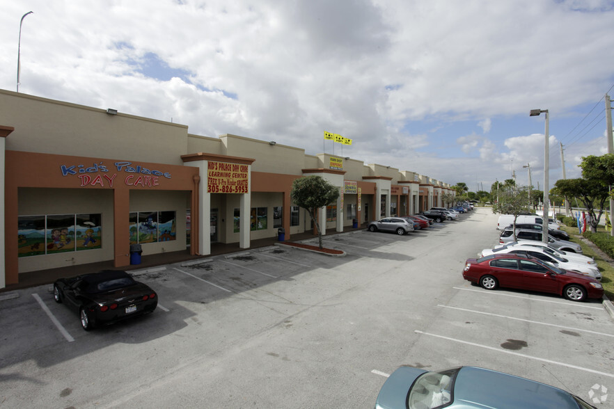 2350 W 84th St, Hialeah, FL à vendre - Photo principale - Image 1 de 1