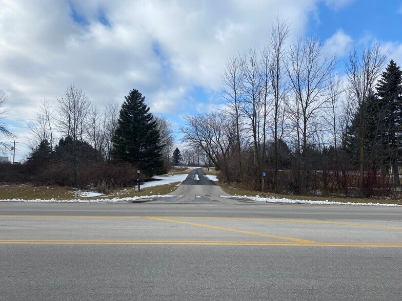 6532 S Business Dr, Sheboygan, WI for sale - Building Photo - Image 3 of 7