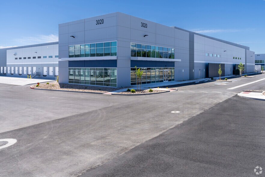 3010 Airway Dr, Reno, NV à louer - Photo du bâtiment - Image 3 de 18