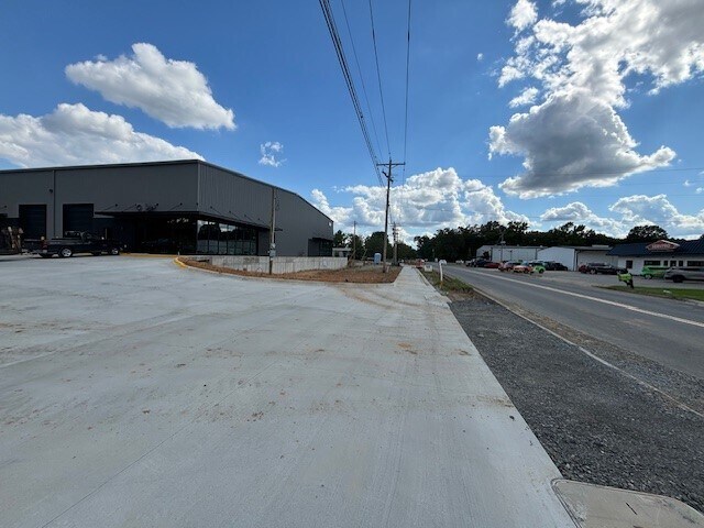 7520 Counts Massie Rd, North Little Rock, AR à louer - Photo du bâtiment - Image 3 de 7