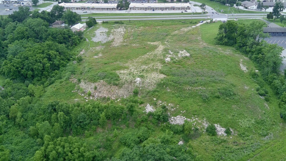 17318 E 40 Hwy, Independence, MO for sale - Aerial - Image 3 of 6